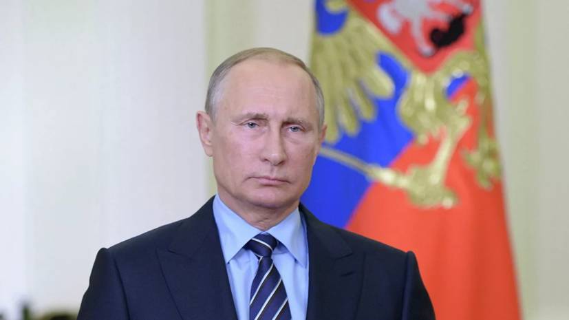 Владимир Путин - Путин поручил регионам быть готовыми к сезонным природным бедствиям - russian.rt.com - Россия - округ Сибирский