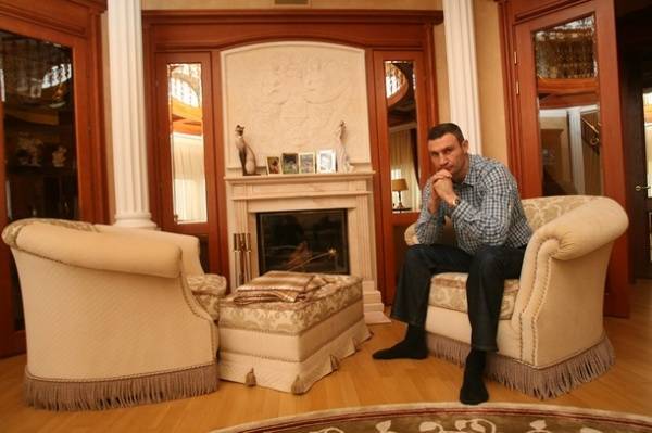 Виталий Кличко - Зам Кличко побил полицейского - nakanune.ru - Украина - Киев - Киевская обл.