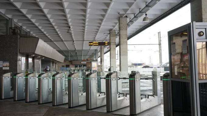 В метро Петербурга прокомментировали возможность установки санитайзеров - piter.tv - Москва - Санкт-Петербург
