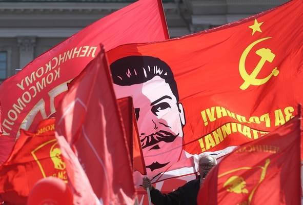 Максим Сурайкин - Коммунисты откажутся от первомайских шествий в пользу скайп-митинга - govoritmoskva.ru - Москва - Россия
