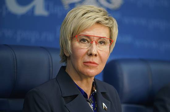 Ольга Павлова - Олег Матыцин - Павлова призвала внедрить дополнительные меры поддержки для тренеров - pnp.ru - Россия