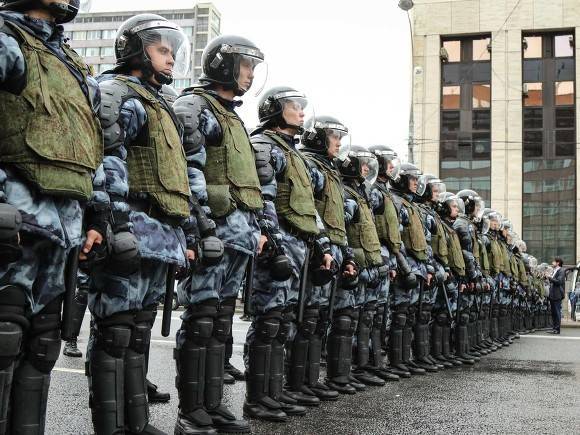 Россиян просят подписать петицию против поправок в закон «О полиции» - newsland.com