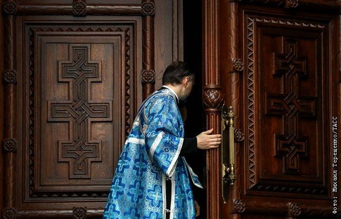 святой Кирилл - Михаил Терещенко - Патриарх Кирилл ввел ответственность для священников за нарушение самоизоляции - interfax.ru - Москва - Русь