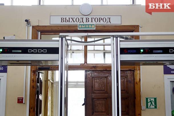 Виктор Бобыря - Анна Попова - В Роспотебнадзоре допустили постепенную отмену режима самоизоляции в мае - bnkomi.ru - Россия