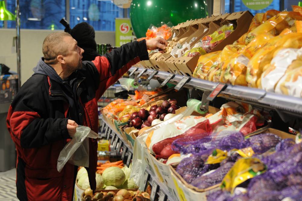 Алексей Немерюк - Более 500 протоколов о нарушении соцдистанции в магазинах составили в Москве - vm.ru - Москва