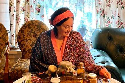Лариса Гузеева - Критиковавшую россиян за прогулки на карантине Гузееву дважды оштрафовали - lenta.ru - Москва