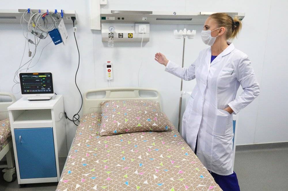 Анастасия Ракова - Число госпитализированных с пневмонией в Москве за неделю выросло на 70 процентов - vm.ru - Москва - Россия