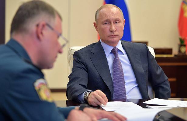 Владимир Путин - Дмитрий Песков - Евгений Зиничев - Путин принял главу МЧС в Ново-Огареве - newtvnews.ru - Россия