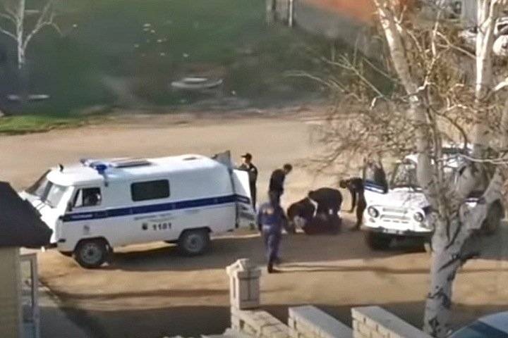 Уголовное дело возбуждено после избиения жителя алтайского Змеиногорска полицейскими - newsland.com - Россия - Алтайский край - Змеиногорск