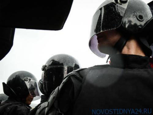 В Сургуте бойцы ОМОН в масках и с автоматами задержали трех пожилых рыбаков - novostidnya24.ru - Сургут