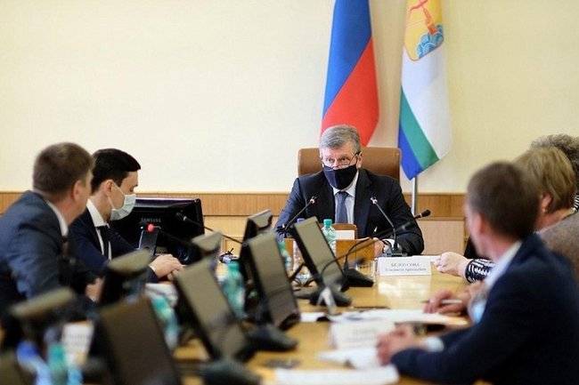 Дмитрий Кобылкин - Игорь Васильев - Губернатор Кировской области объяснил запрет на весеннюю охоту - infox.ru - Россия - Кировская обл.