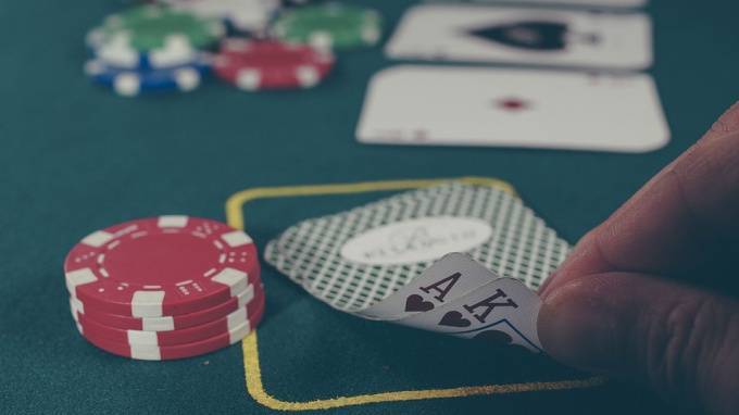 Любители азартных игр открыли покер-клуб на Рубинштейна - piter.tv - Санкт-Петербург - район Центральный