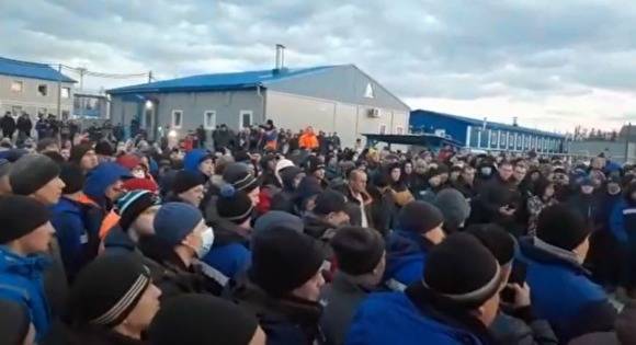 «Держат, как свиней! Мы, что, свиньи?!» На месторождении «Газпрома» бунтуют рабочие - newsland.com - Китай - респ. Саха - Ноябрьск - Протесты