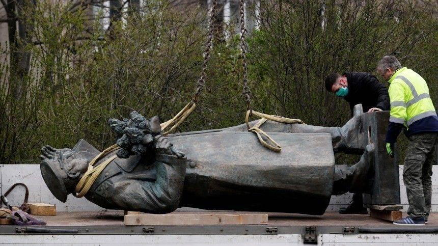Иван Конев - Посольство РФ направило ноту протеста в МИД Чехии из-за обвинений в СМИ - 5-tv.ru - Россия - Чехия - Прага