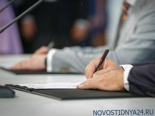 Александр Хинштейн - Правительство РФ поддержало поправки о наказании госслужащих за хамство - novostidnya24.ru - Россия