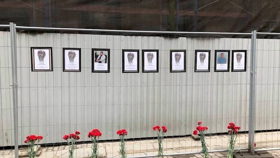 Максим Резник - В Петербурге появилась "стена памяти" медиков, погибших при борьбе с COVID-19 - dp.ru - Ленинградская обл. - Санкт-Петербург