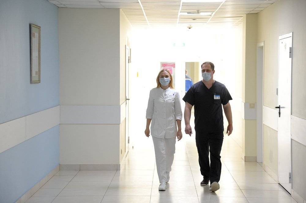Анатолий Альтштейн - Вирусолог рассказал, когда начнется вторая волна коронавируса - vm.ru - Москва - Россия