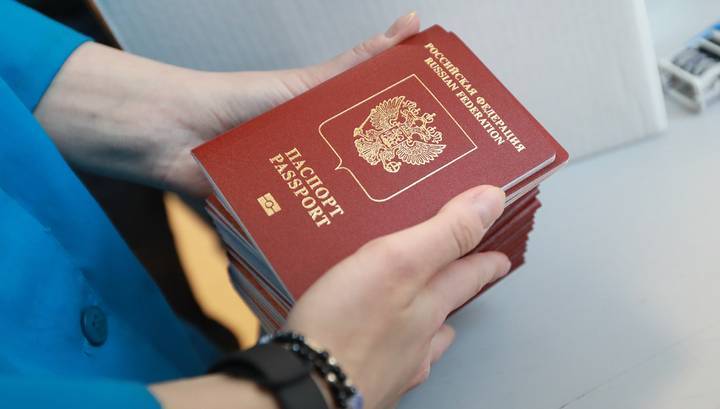 Ирина Волк - В базе МВД статус просроченных паспортов сменился на действующий - vesti.ru - Россия