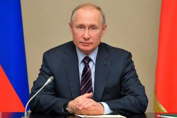 Владимир Путин - Владимир Путин объявил дни с 1 по 11 мая нерабочими с сохранением зарплат - trud.ru - Россия
