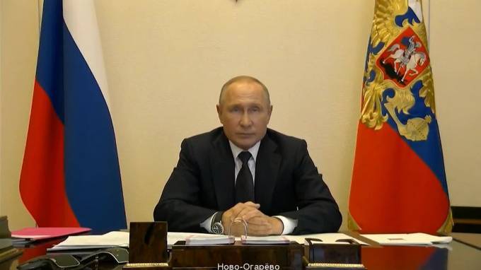 Владимир Путин - В России выросло производство аппаратов ИВЛ, защитных масок и лекарств - piter.tv - Россия