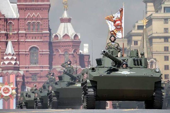 Владимир Путин - Путин пообещал провести парад Победы, когда ситуация будет безопасной - mk.ru - Россия