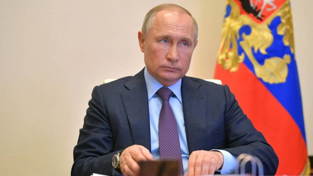 Владимир Путин - Путин объявил 6, 7 и 8 мая нерабочими днями в России - riafan.ru - Москва - Россия