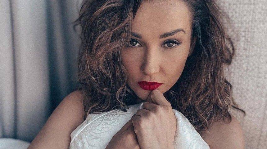 Регина Тодоренко - Анфиса Чехова - «Мое лицо было один синяк»: Чехова рассказала о побоях и вступилась за Тодоренко - 5-tv.ru