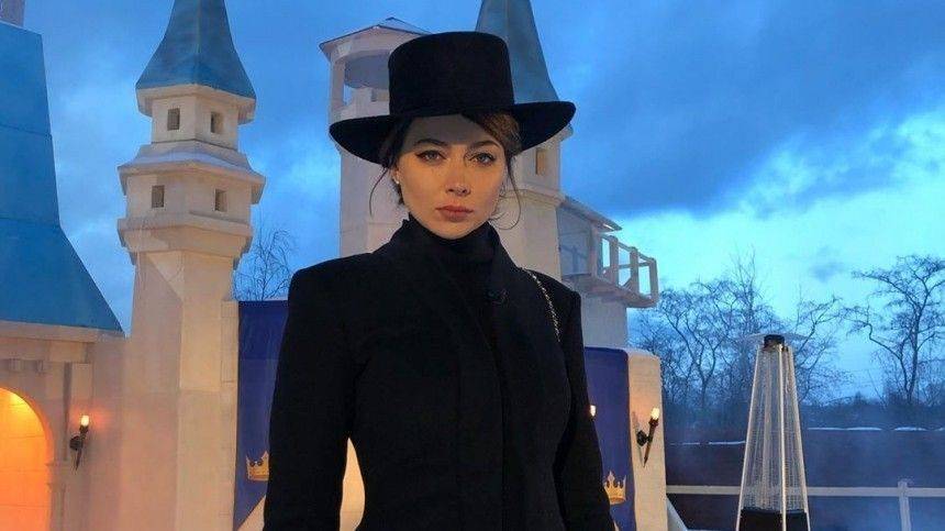 Настасья Самбурская - Защищавшая Тодоренко Самбурская в слезах рассказала об избиении мужчиной - 5-tv.ru - Россия