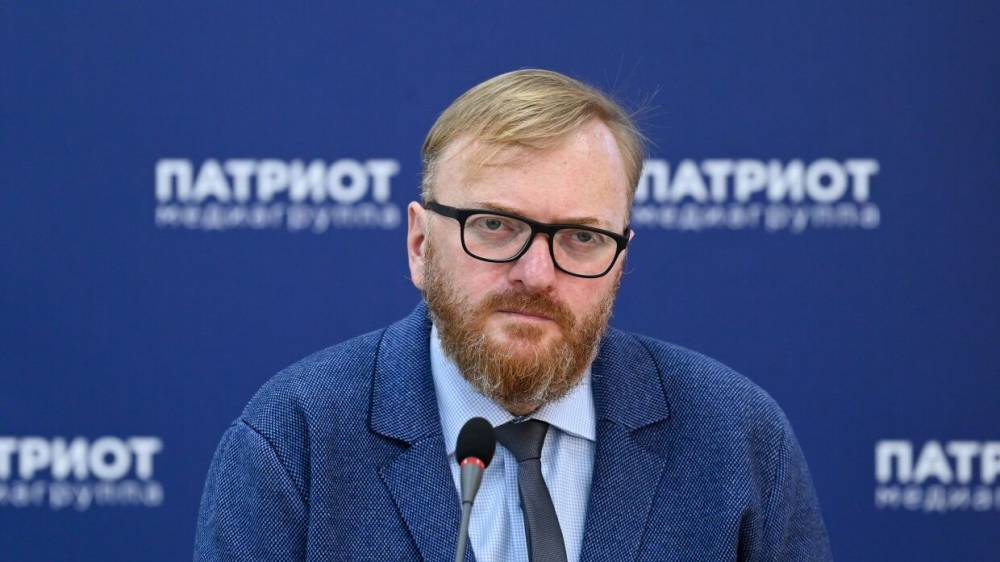 Виталий Милонов - Милонов предложил ужесточить процедуру выдачи рабочих виз для граждан ЕС - riafan.ru - Москва - Россия