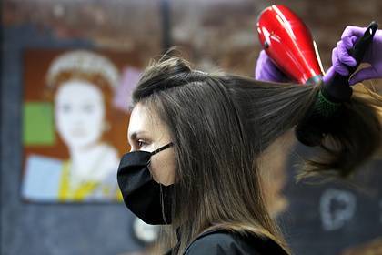 Олег Кожемяко - В еще одном российском регионе ввели масочный режим - lenta.ru - Владимирская обл. - Севастополь - Приморье край - респ. Саха - Якутск - Новосибирская обл.