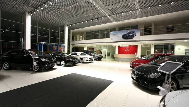 Эксперты предрекли продажам легковых автомобилей падение на 30% - newizv.ru - Россия