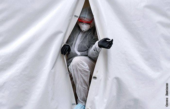 Сергей Собянин - Москва подготовит временные госпитали на 10 тысяч коек - interfax.ru - Москва