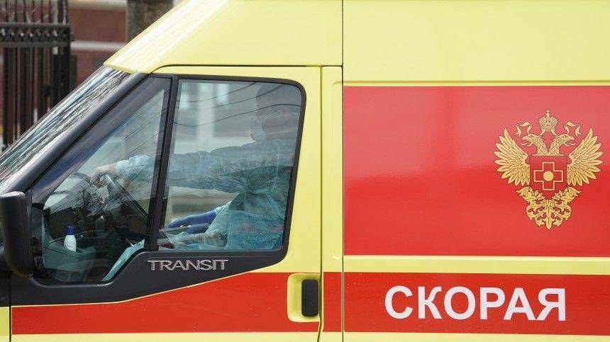 Екатеринбуржец после драки забросал камнями машину скорой помощи, приехавшую на вызов - 5-tv.ru - Екатеринбург