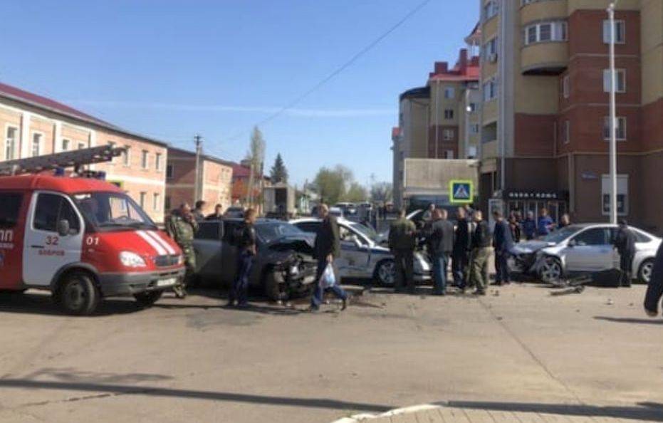 Пять человек пострадали в массовом ДТП с участием патрульного авто ДПС - moe-online.ru
