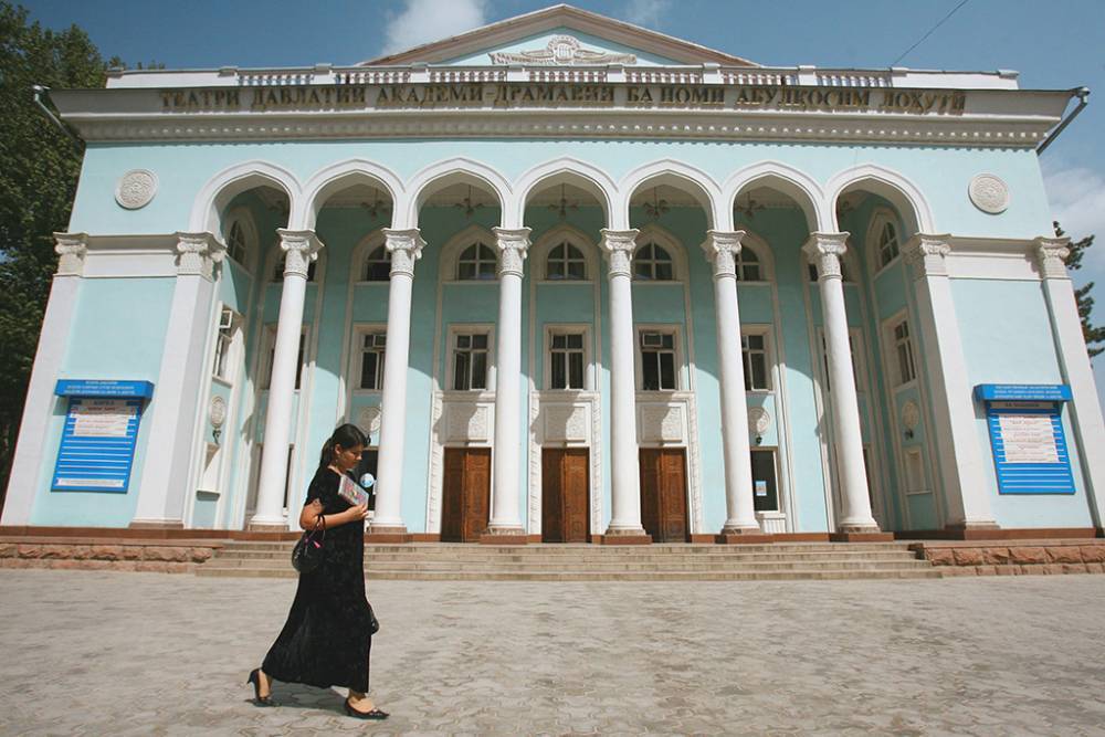 В Таджикистане хотят запретить русифицировать имена и фамилии - newsland.com - Таджикистан