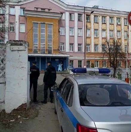 Алексей Текслер - Жителям Златоуста после вспышки COVID-19 выдали тысячу предписаний о самоизоляции - znak.com - Златоуст