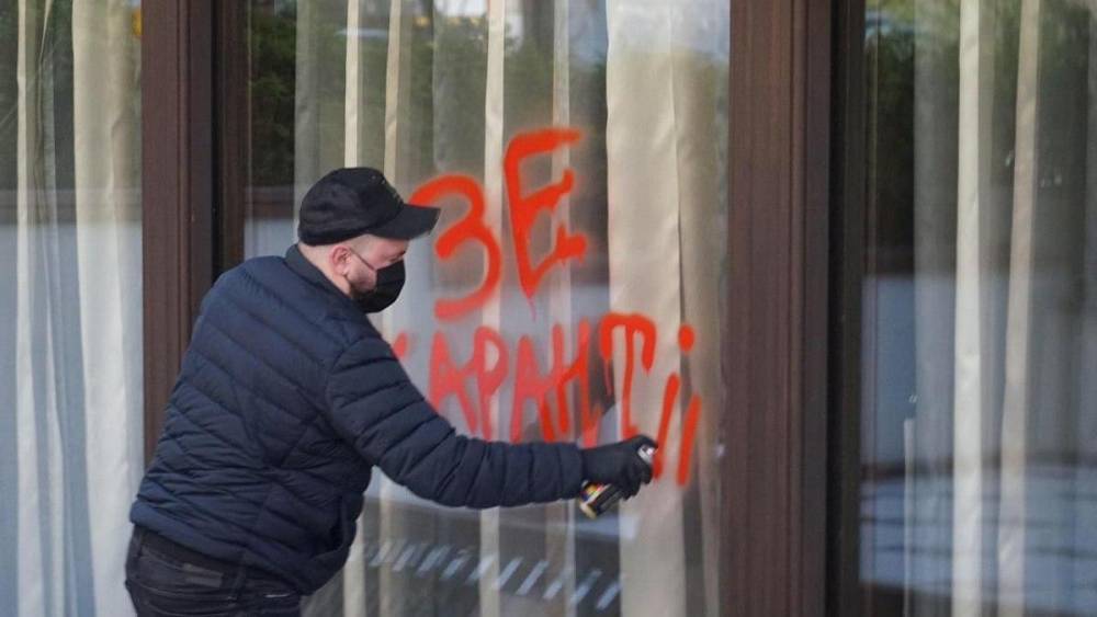 Олег Ляшко - Николай Тищенко - Ляшко закарантинил в бетон собственность скандального соратника... - politnavigator.net - Украина - Киев