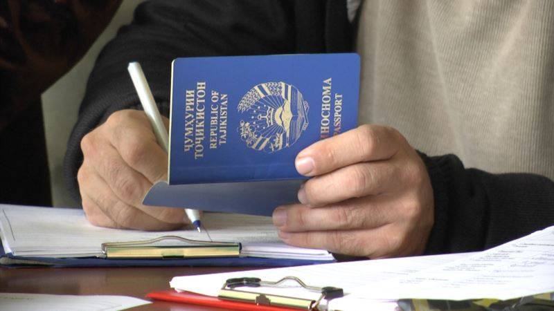Эмомали Рахмон - В Таджикистане запретят регистрировать детей со славянскими суффиксами в именах - golos-ameriki.ru - Таджикистан