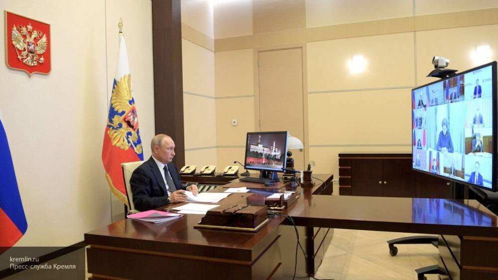 Владимир Путин - Дмитрий Медведев - Дмитрий Песков - Вячеслав Володин - Михаил Мишустин - Валентина Матвиенко - Антон Вайно - Путин обсудил с Совбезом РФ ситуацию с коронавирусом в регионах - politros.com - Россия - Ливия