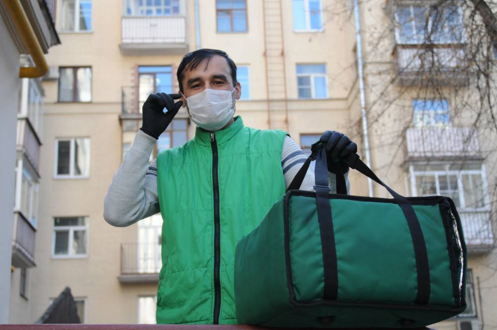 Названа зарплата московских курьеров в период распространения коронавируса - vm.ru - Россия - Ростов-На-Дону