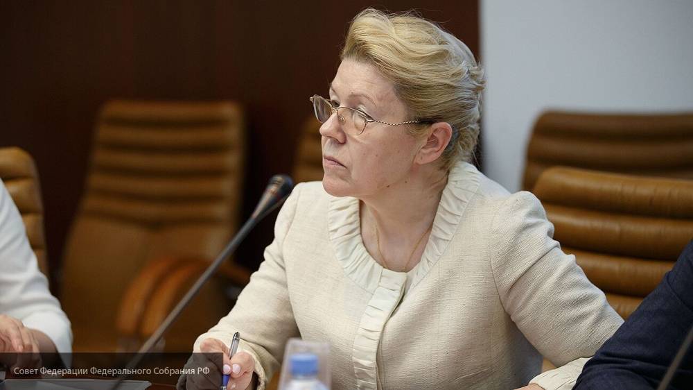 Елена Мизулина - Мизулина просит Генпрокуратуру разобраться со слухами о ее двойном гражданстве - polit.info - Россия - США - Бельгия