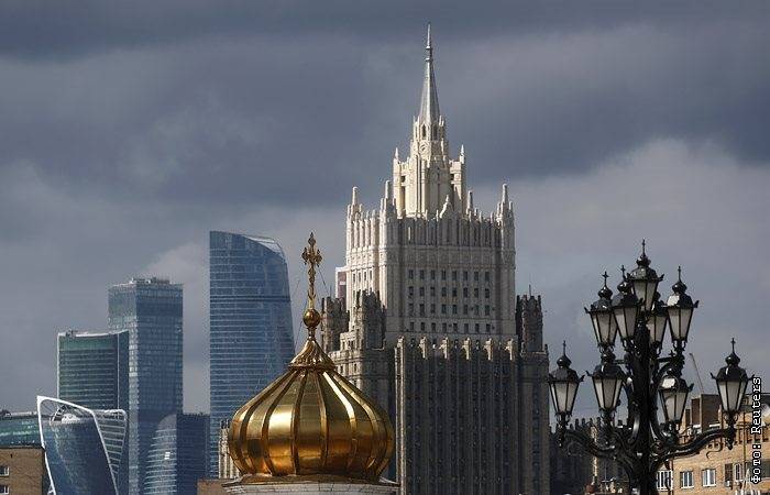 Владимир Ефимов - Бюджет Москвы недополучит до 600 млрд руб. из-за ограничений в связи с коронавирусом - interfax.ru - Москва