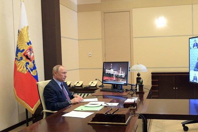 Владимир Путин - «Путин недооценивает глубину кризиса в России» - экономист - infox.ru - Россия