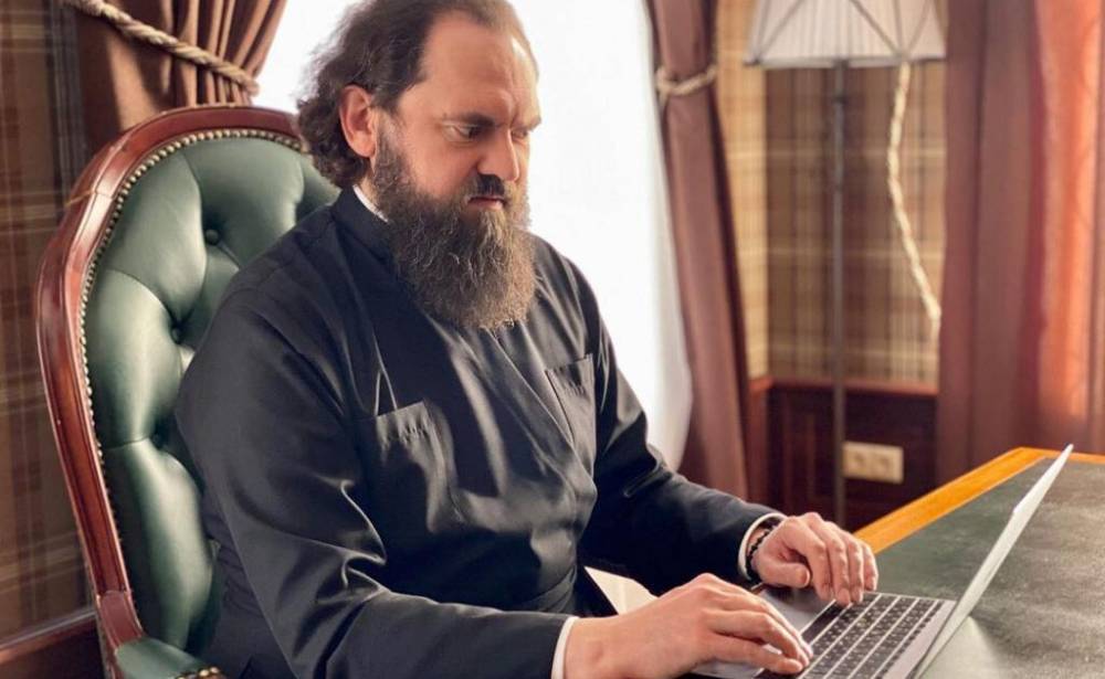 патриарх Кирилл - В РПЦ предложили отпускать грехи через Skype - readovka.news - Москва