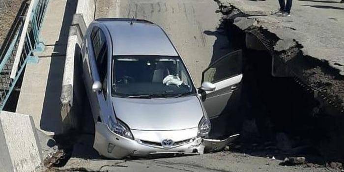 В Приморье автомобилист заснял крушение моста и сам провалился - ruposters.ru - Приморье край - район Шкотовский