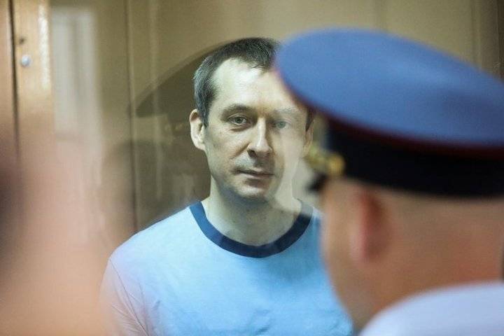 Адвокаты потеряли полковника Захарченко в столичном СИЗО - mk.ru - Москва