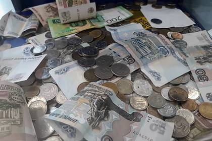 Россияне приготовились к снижению зарплат - lenta.ru - Москва - Тюмень - Владивосток