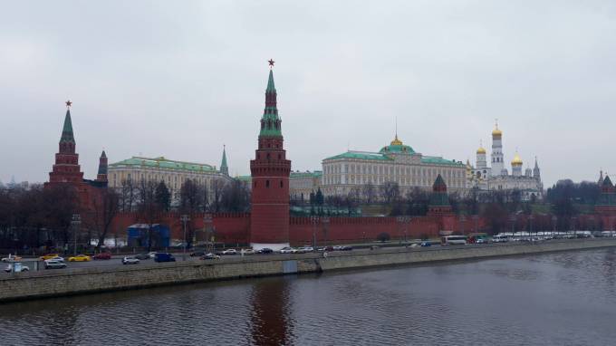 Дмитрий Песков - В Кремле не исключили возможность прямой материальной помощи - piter.tv - Россия
