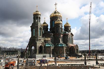 Сергей Шойгу - Владимир Путин - Иосиф Сталин - Открытие главного храма Минобороны отложили из-за коронавируса - lenta.ru - Россия