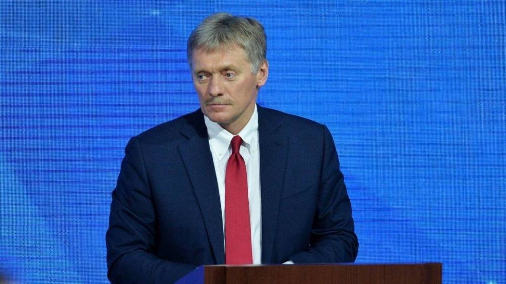 Дмитрий Песков - Песков призвал обсуждать новые меры по Донбассу с представителями ЛНР и ДНР - riafan.ru - Москва - Россия - Украина - Луганская обл. - ДНР - ЛНР